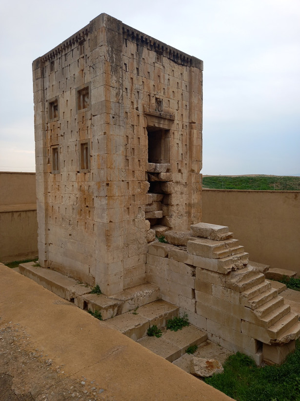تابلو عکس کعبه زرتشت